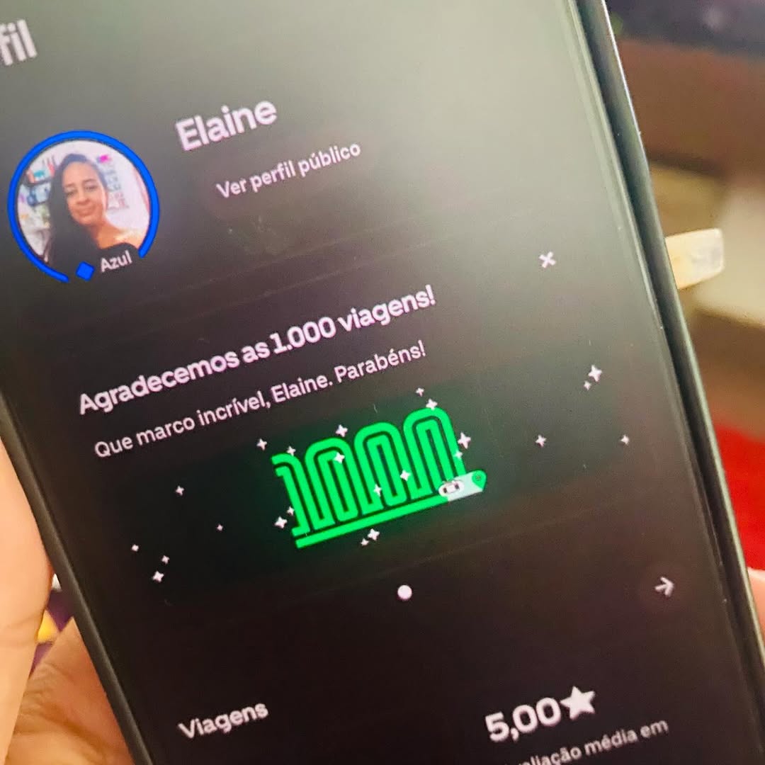 Cada corrida no app, cada particular, cada rota virando papo bom: foi de vocês o gás que faltava. Obrigada mesmo — do fundo do banco de trás até aqui na linha de chegada. Essa medalha também é de quem me levou. 🚗💨#uberelas #motora #gratidão🙏